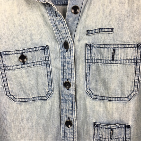 GAP | Button Down Faded Chambray Shirt - Picture 6 of 6